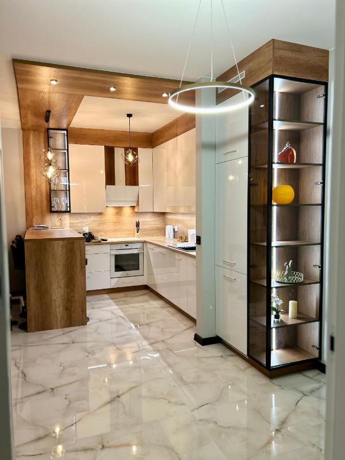 Golden Luxury Suite Nowy Dwor Mazowiecki Ngoại thất bức ảnh