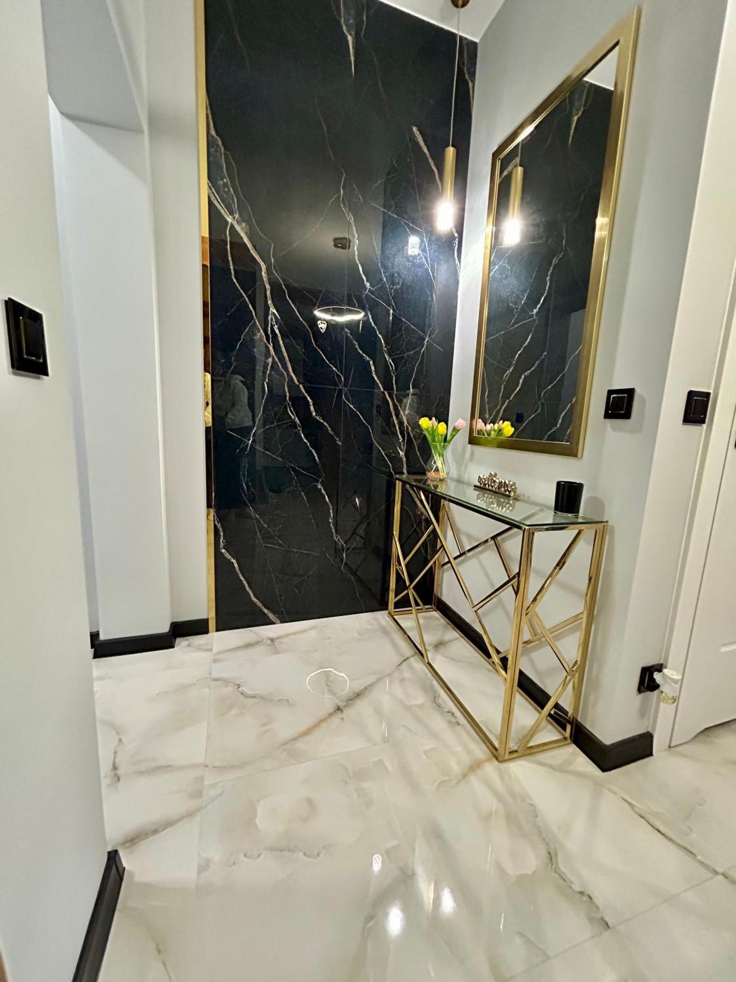 Golden Luxury Suite Nowy Dwor Mazowiecki Ngoại thất bức ảnh